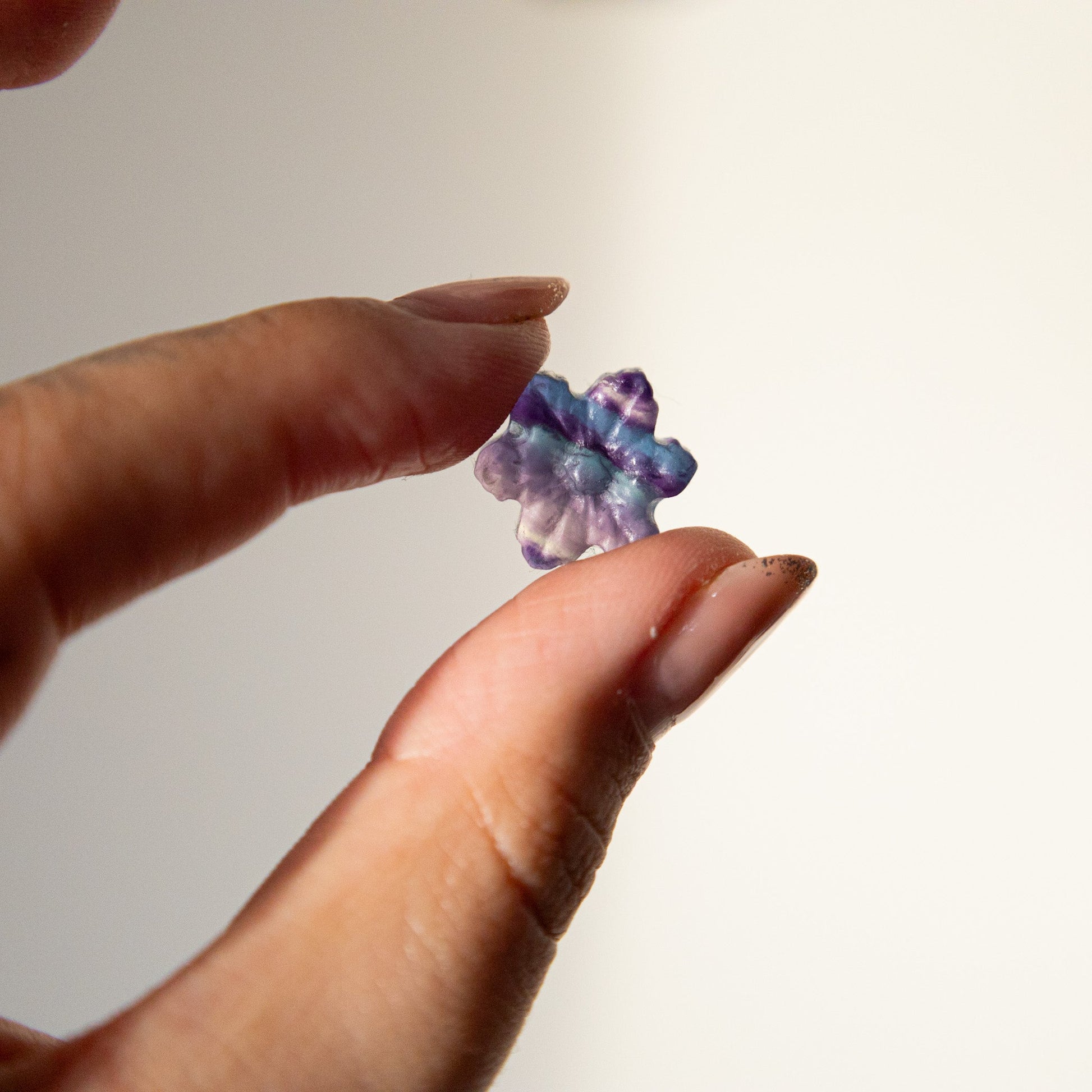 Mini fluorite snowflakeswitchy marketwitchy marketdsfghjhMini fluorite snowflakes